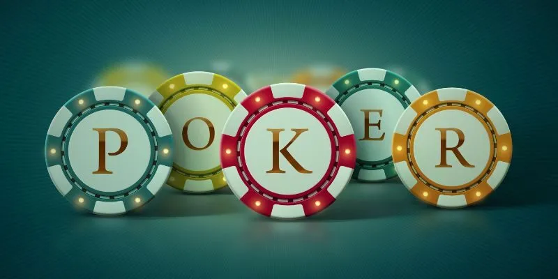 Quan sát kỹ bài trên bàn poker